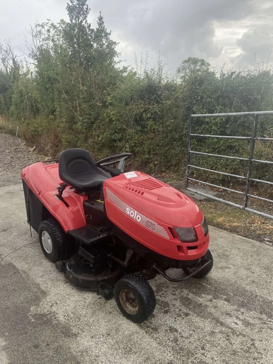 Ride on mower - Image 1