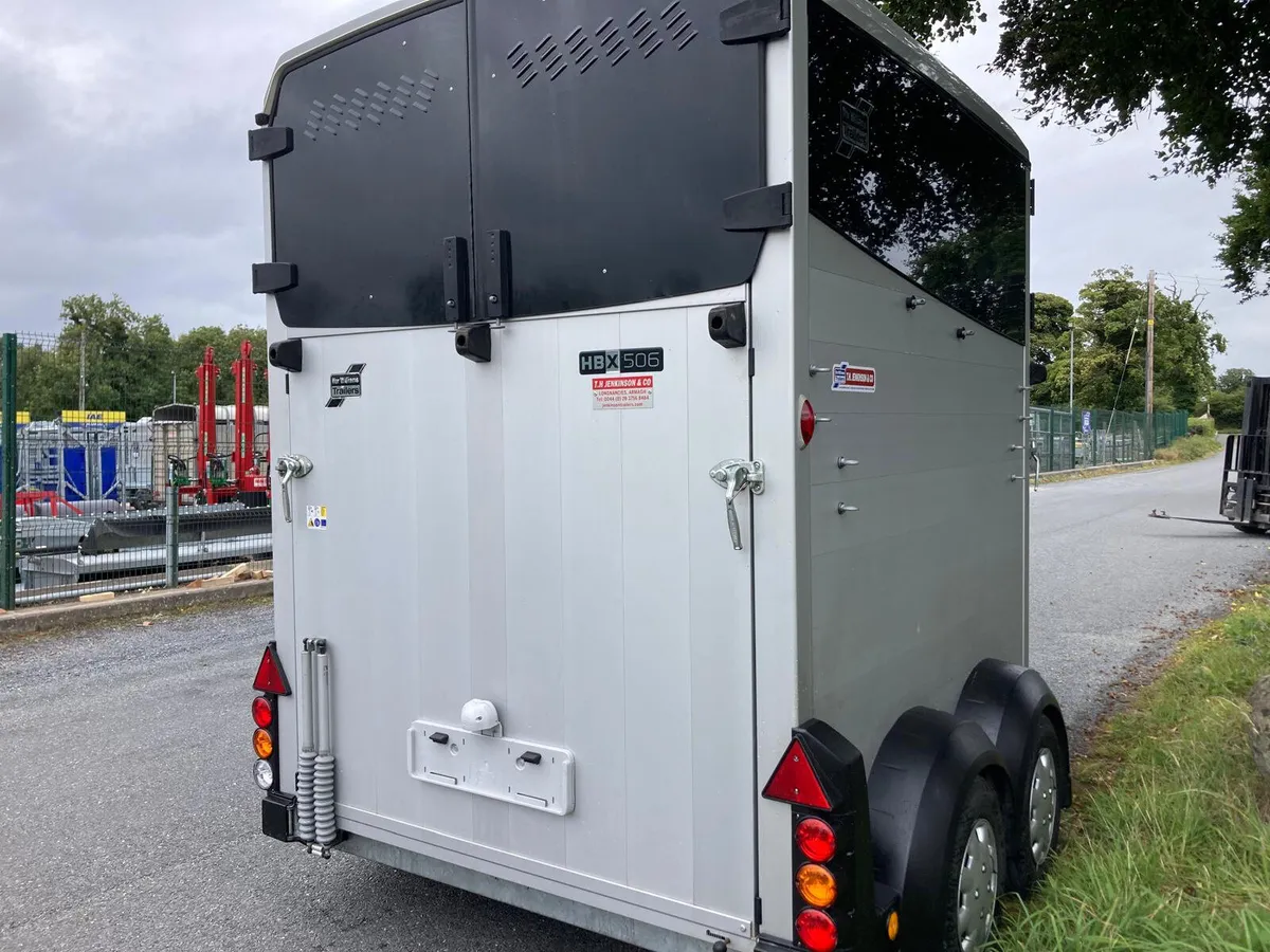 Reg Oct 23 Ifor Williams HBX506 Horsebox AS NEW - Image 2