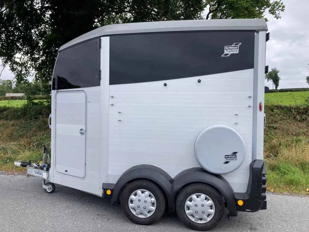 Reg Oct 23 Ifor Williams HBX506 Horsebox AS NEW - Image 3