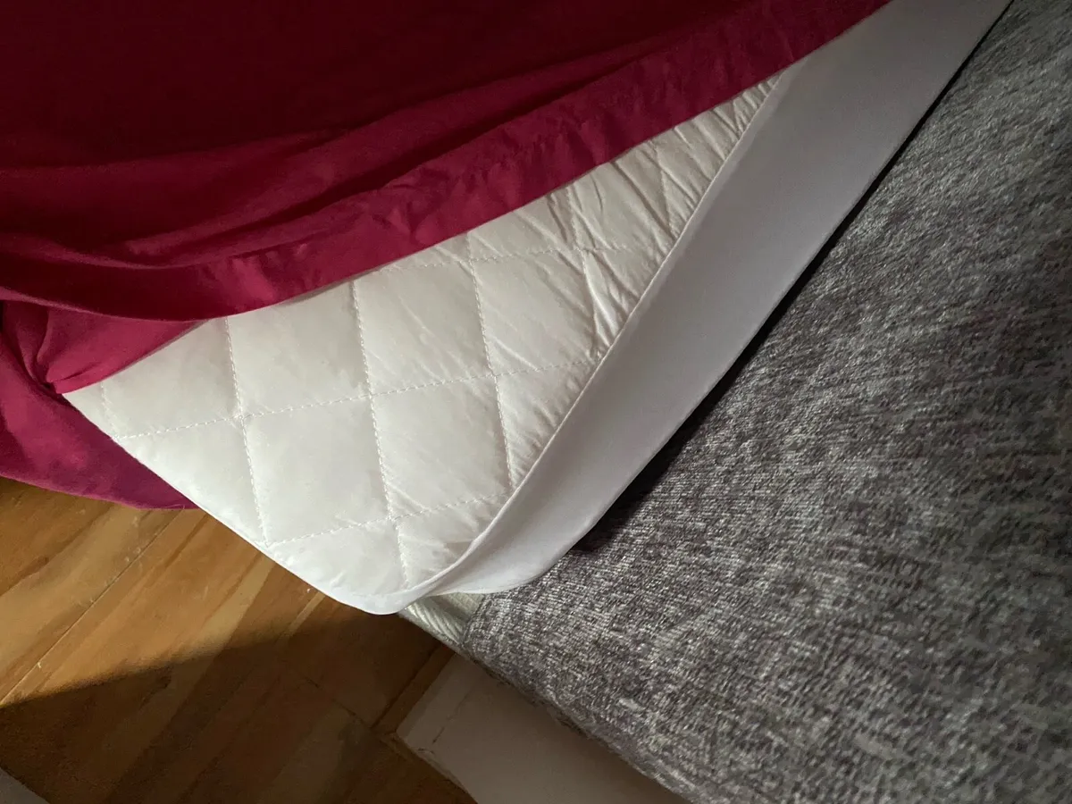 Double bed and mattress - Image 3