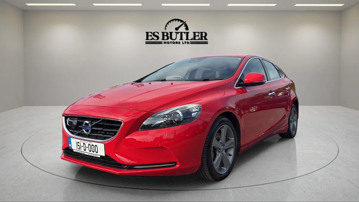 2015 Volvo V40 1.6L AUTO T4 12 MONTHS WARRANTY - Image 1