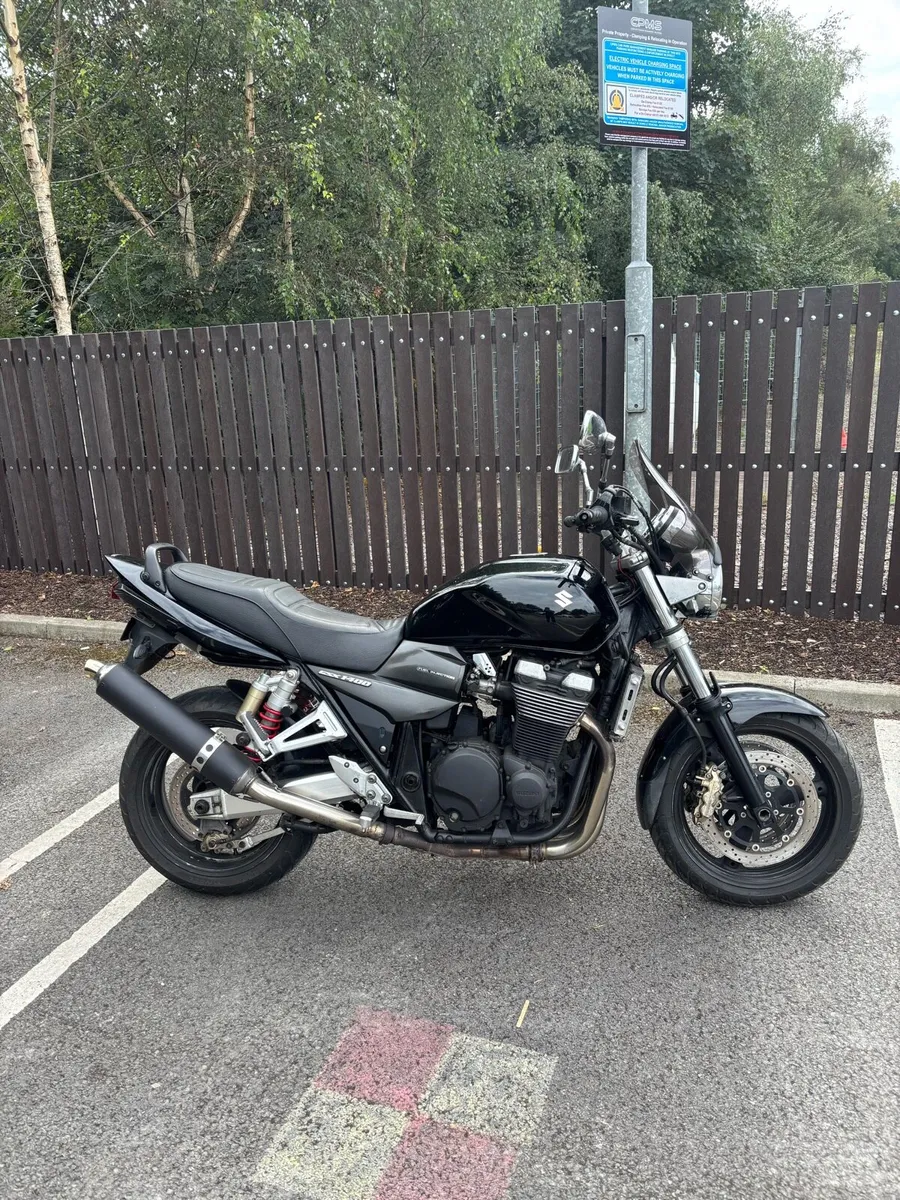 Suzuki GSX 1400 - Image 1