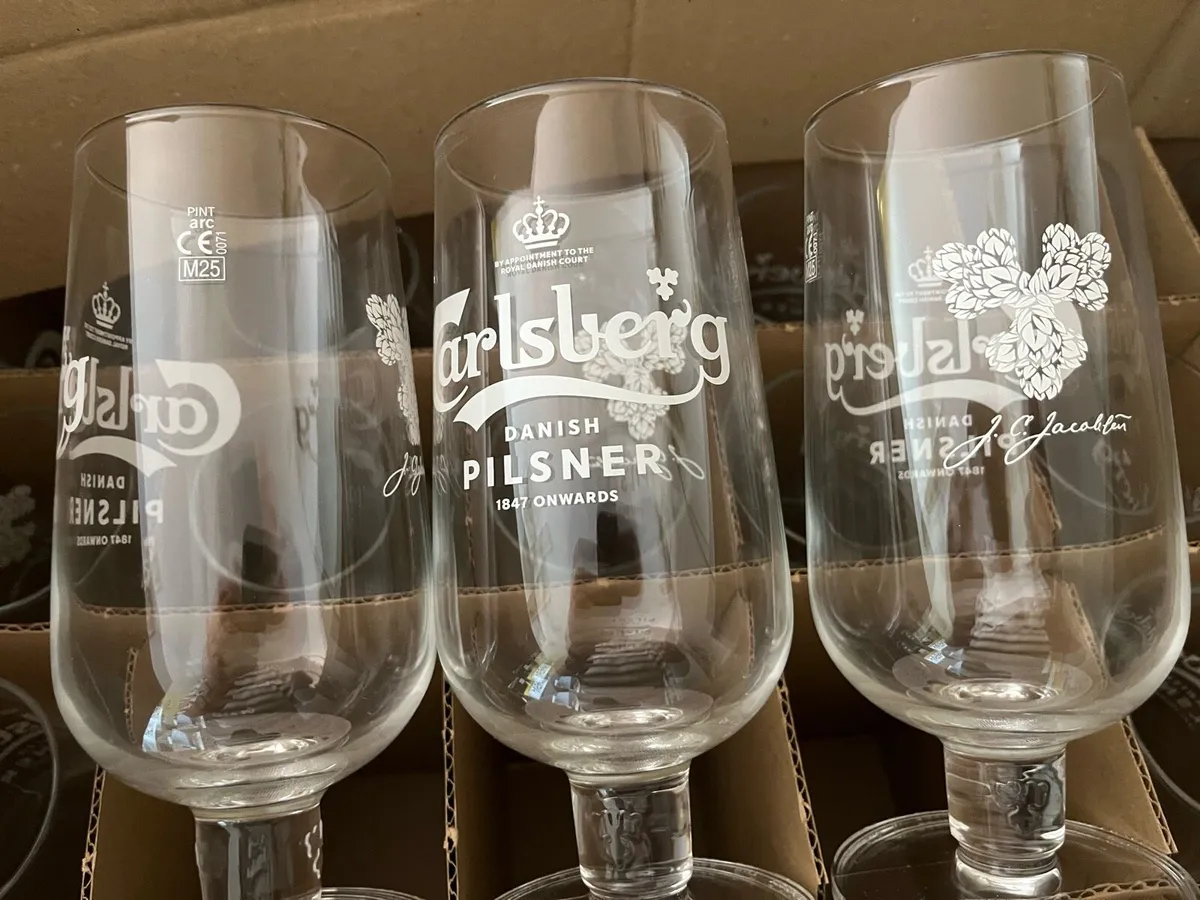 24 new Carlsberg stem pint glasses - Image 2