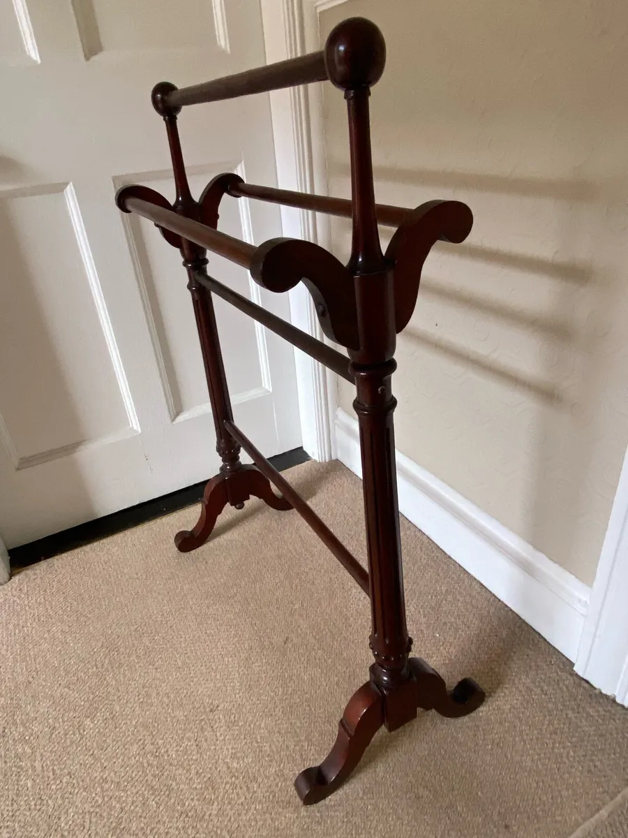 Mahogany towel rail - Image 1