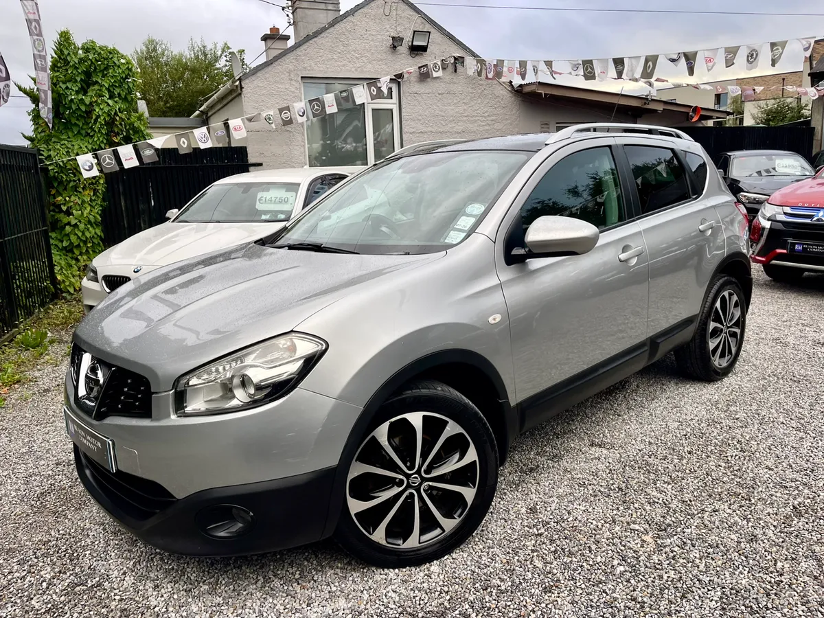 10 Nissan Quashqai 1.5 N-TEC (PANO ROOF/SAT NAV) - Image 2