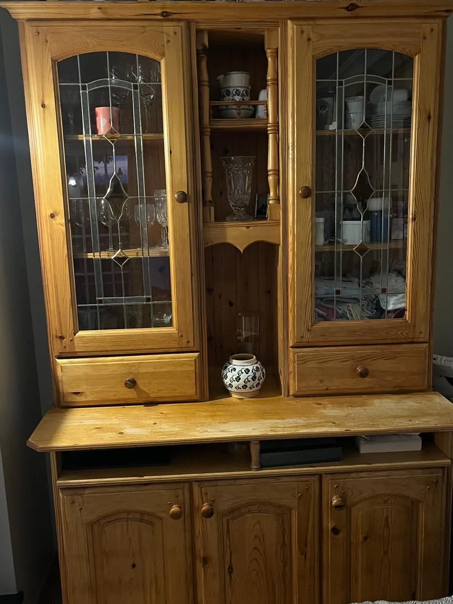 Dresser - Image 1