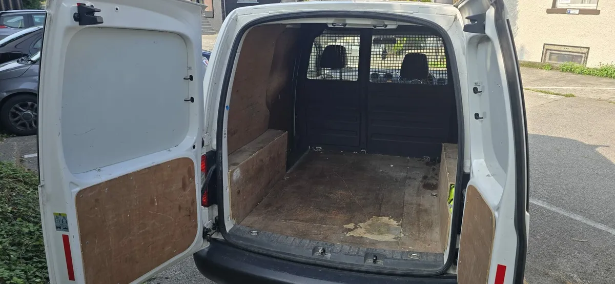 Volkswagen Caddy 2014 - Image 3