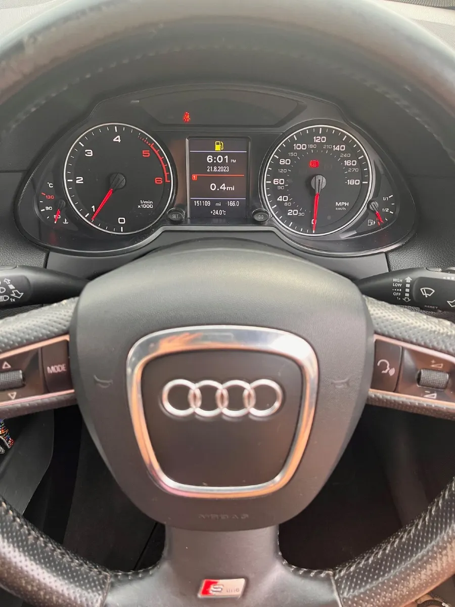 Audi Q5 2009 - Image 2