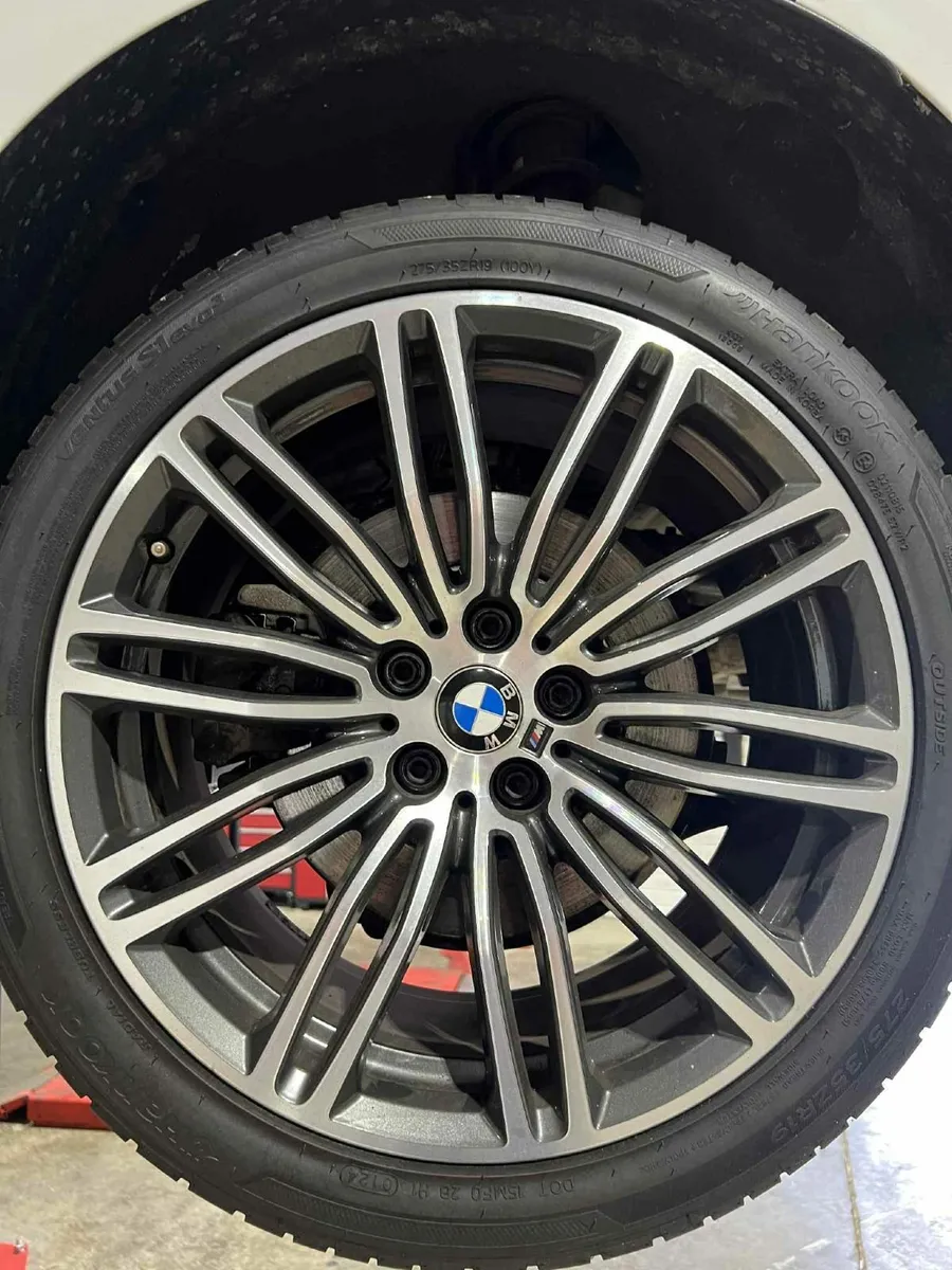 BMW 5-Series g30 wheels tires - Image 3