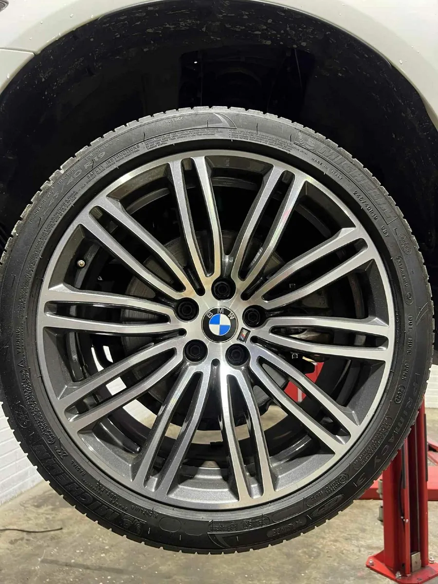BMW 5-Series g30 wheels tires - Image 4