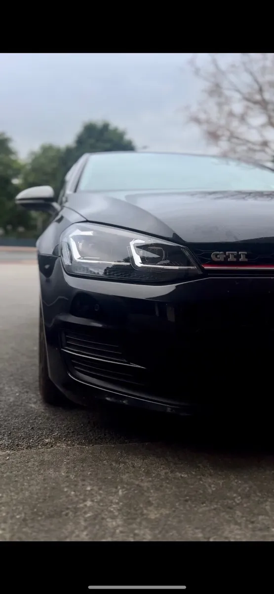 Volkswagen Golf 2013 - Image 1
