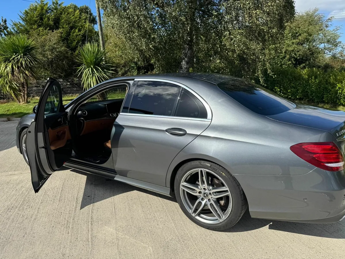 Mercedes  Benz  E220 D AMG - Image 4