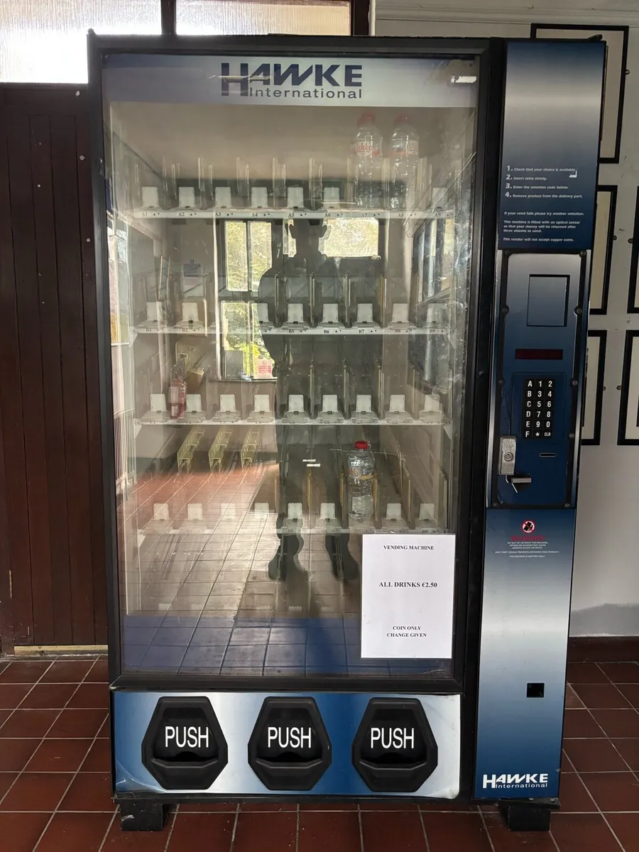 Hawke vending machine - Image 1