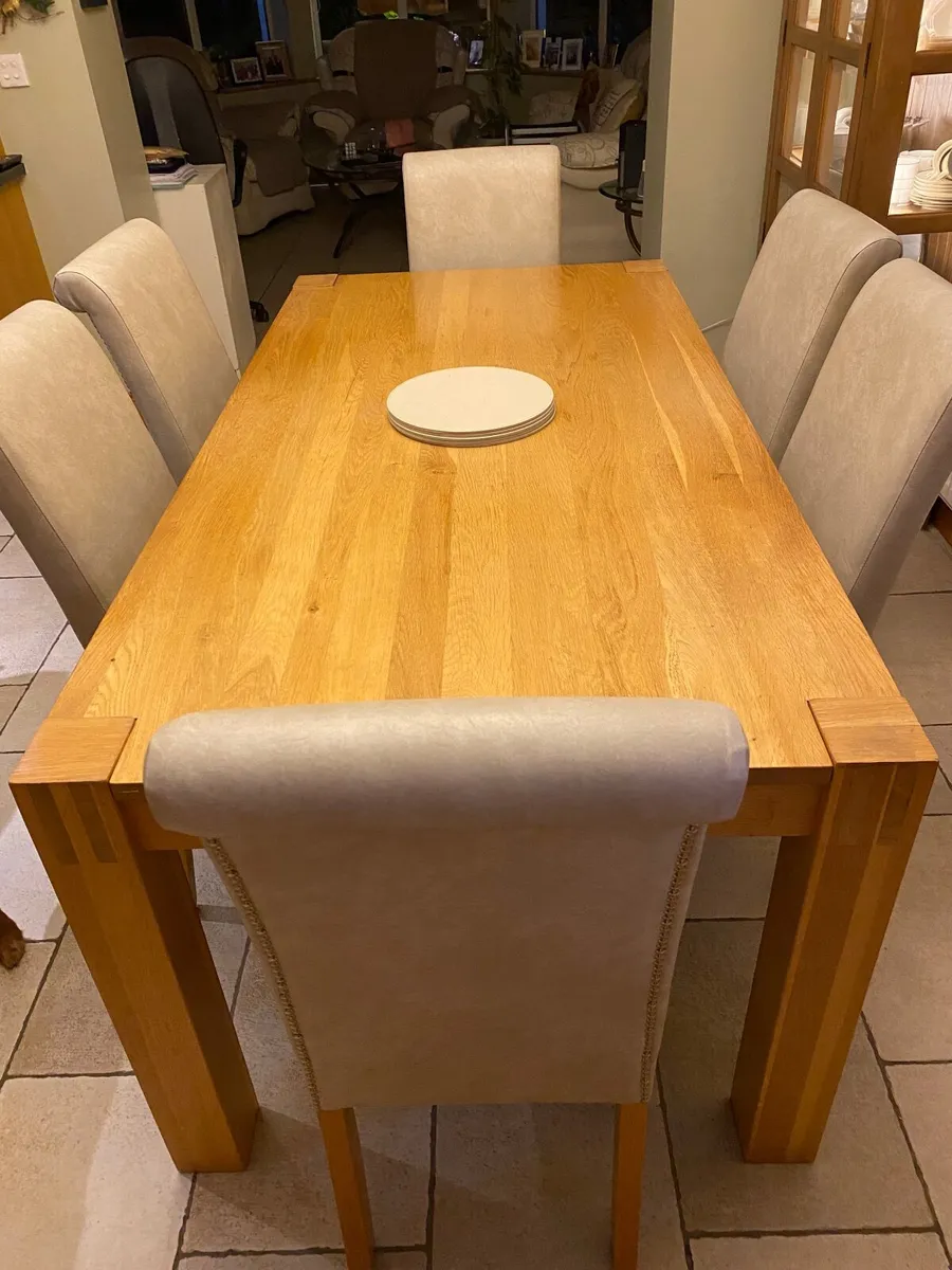Dining room table & 6 chairs - Image 3