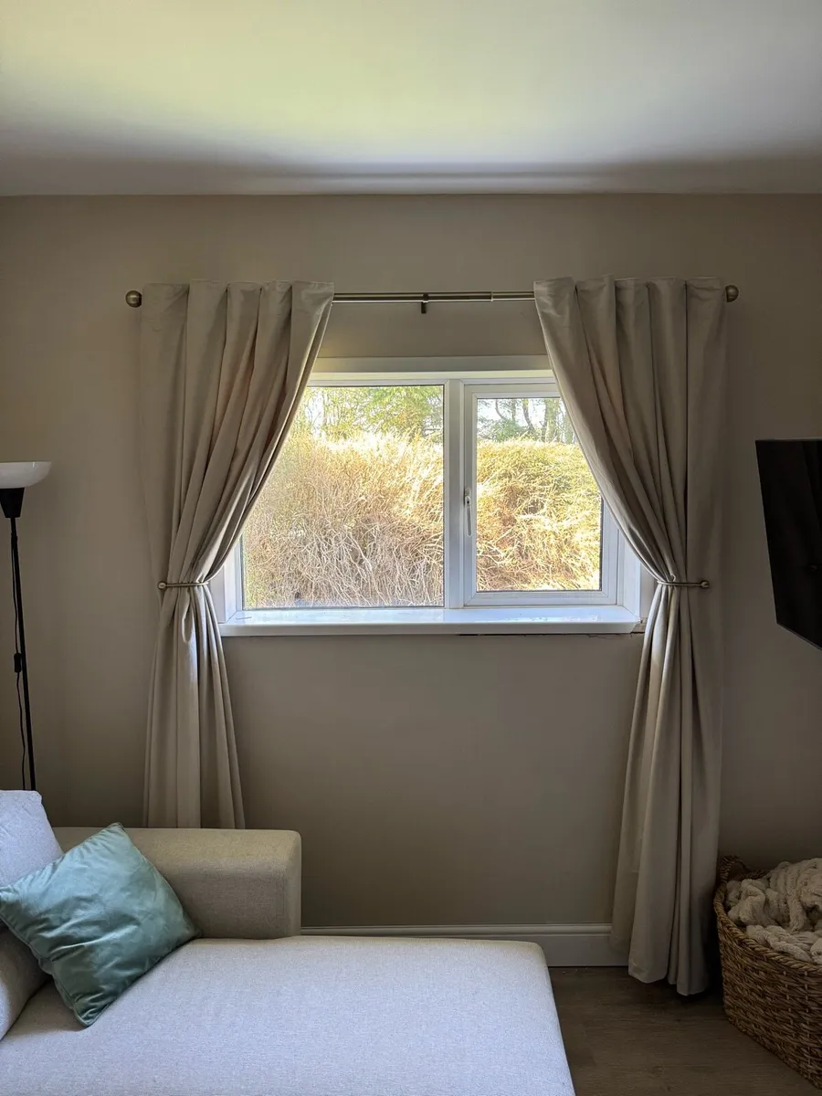 Beige curtains - Image 2