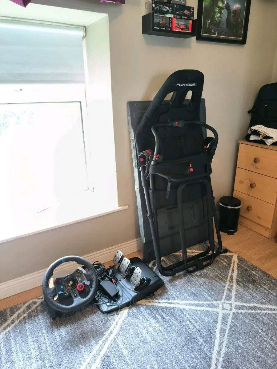 RACING SIMULATOR FOR PS4 OR PS5 - Image 1