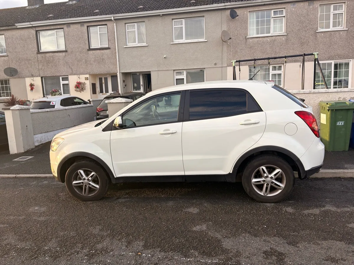 SSANGYONG KORANDO - Image 2