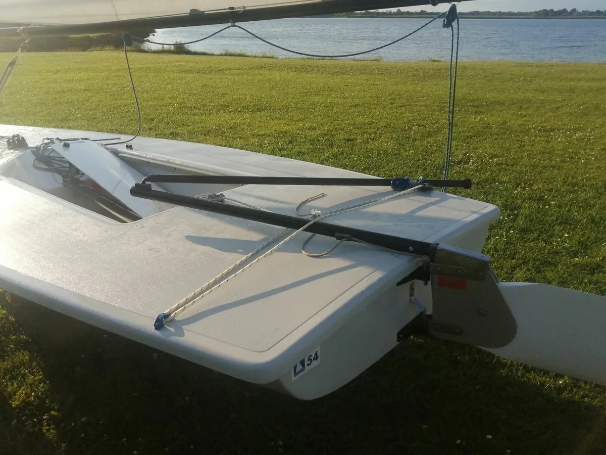 Laser sailing dinghy - Image 2