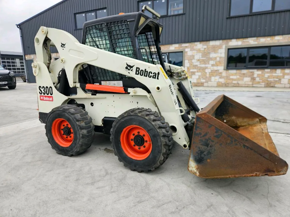 Bobcat S300 skid steer loader