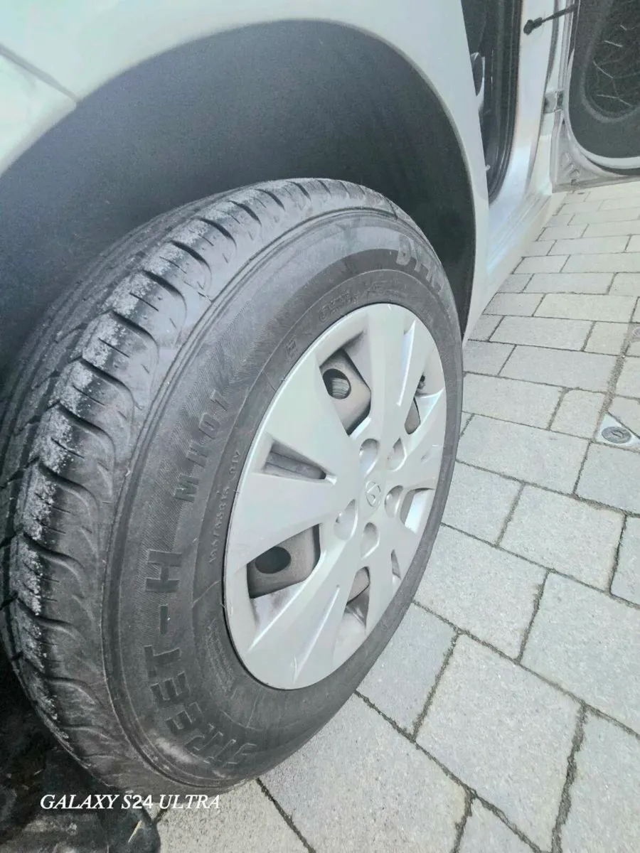 Car - Image 4