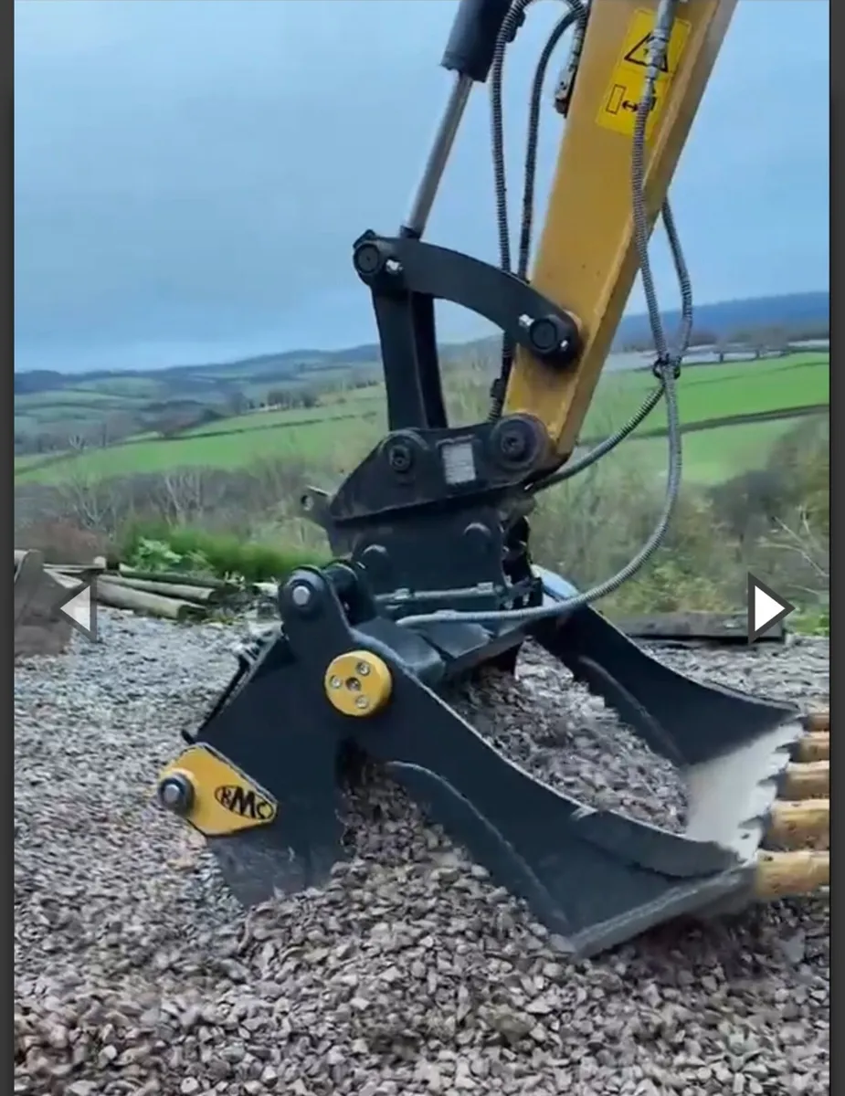 Bucket ... 4 in 1 Bucket to suit 20 tonne  digger - Image 1