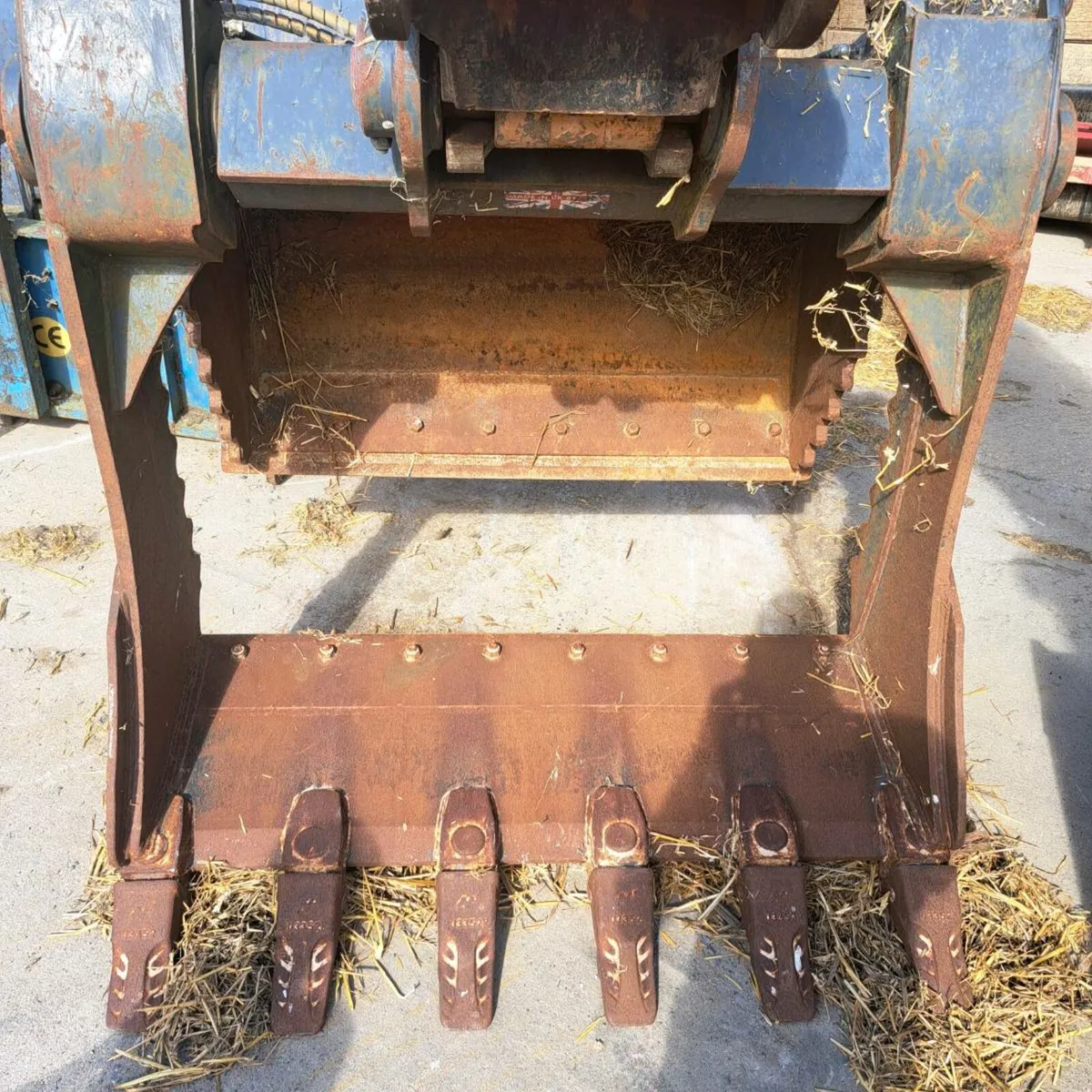 Bucket ... 4 in 1 Bucket to suit 20 tonne  digger - Image 4