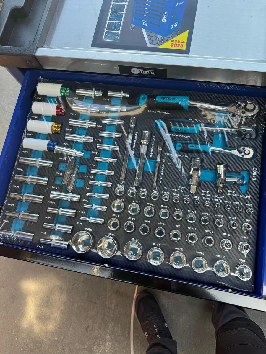 BRAND NEW 7 DRAWER TOOL CHEST FULL OF TOOLS - Image 2
