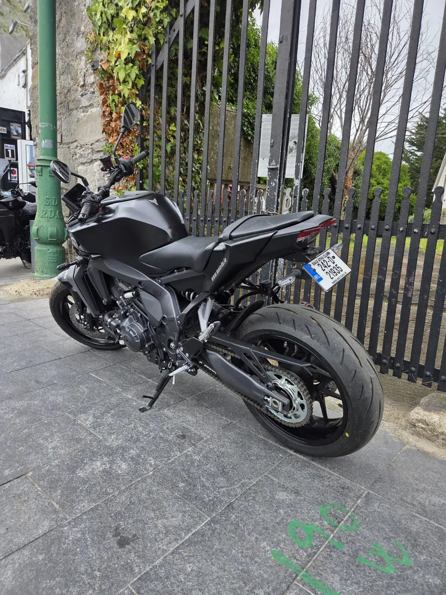 2024 YAMAHA MT-09 Y-AMT MOTO4U - Image 4