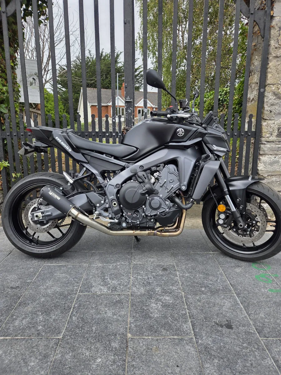 2024 YAMAHA MT-09 Y-AMT MOTO4U - Image 1