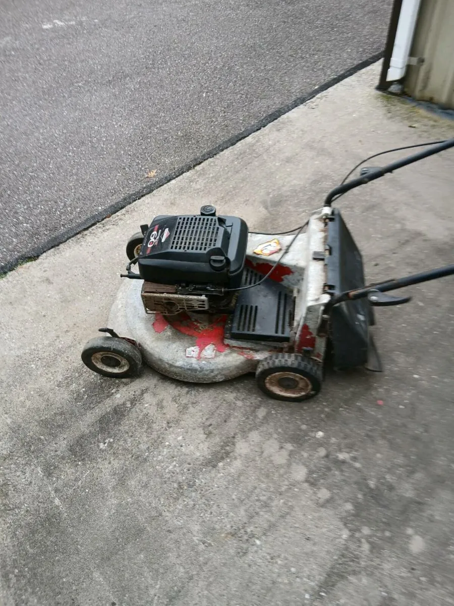 6hp. Lawnmower - Image 1