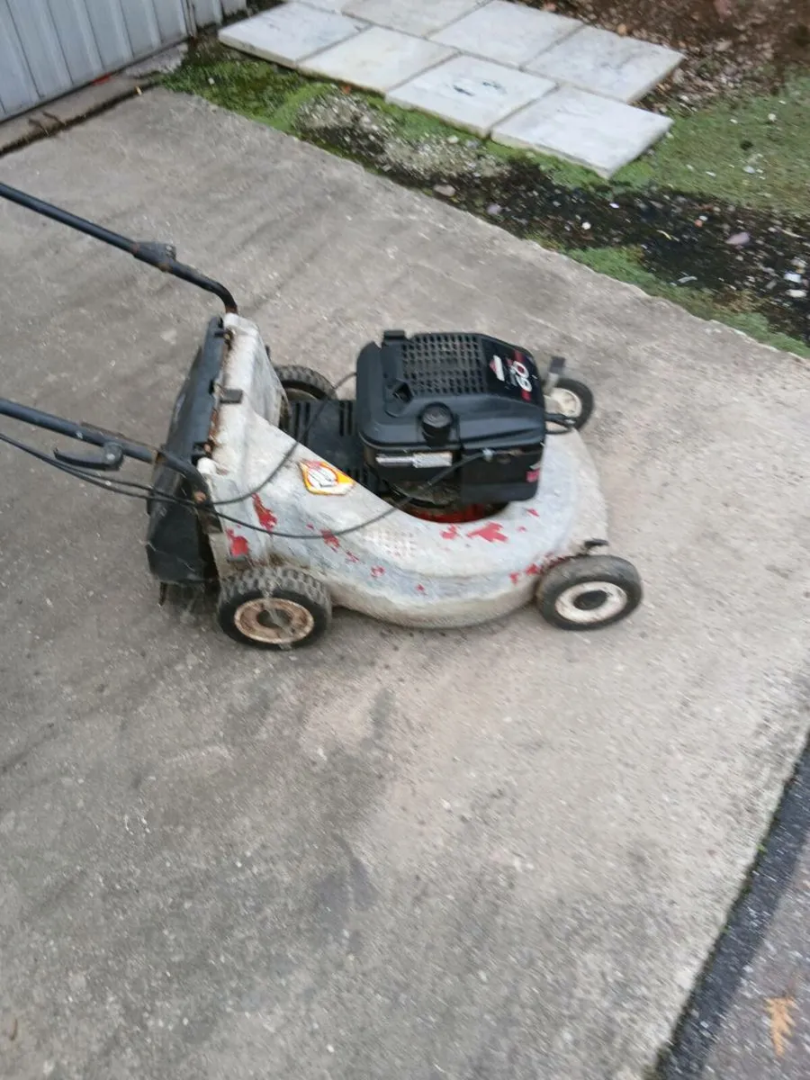 6hp. Lawnmower - Image 2