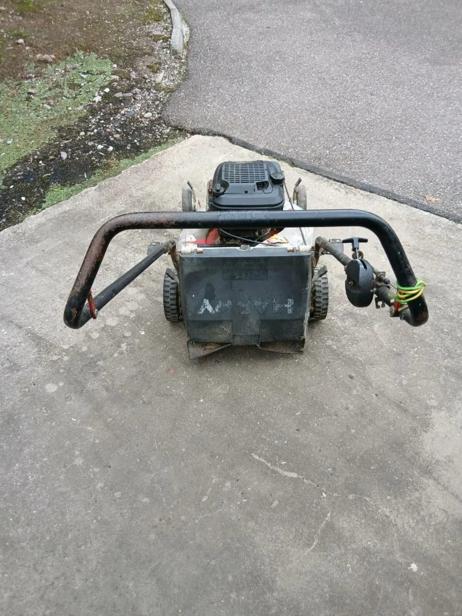 6hp. Lawnmower - Image 4