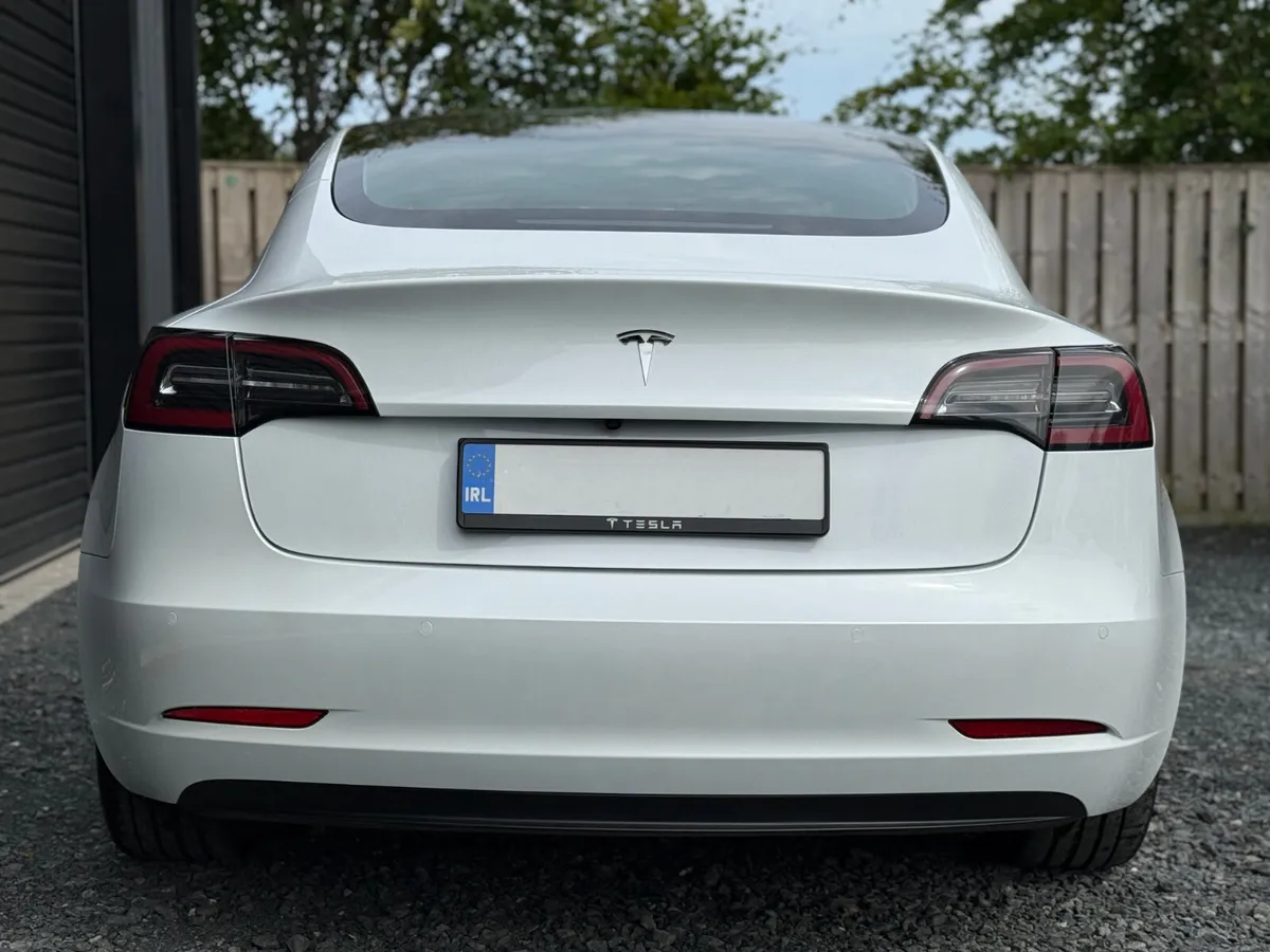 Tesla Model 3 2021 - Image 4
