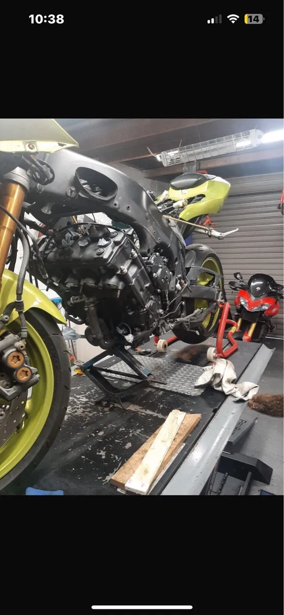 Yamaha r1 - Image 4