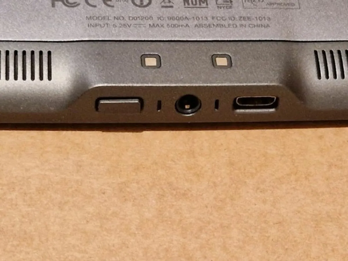 Amazon Kindle Touch D01200 eBook Reader 4th Gen 4G - Image 4