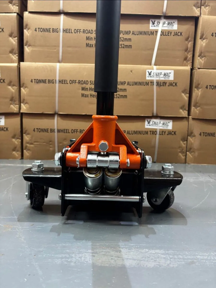 NEW LOW PROFILE 4ton TROLLEY JACK - Image 4