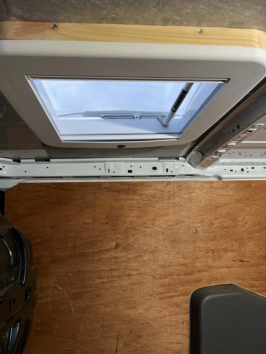 211 Ford Transit Connect long wheelbase 77950km - Image 1