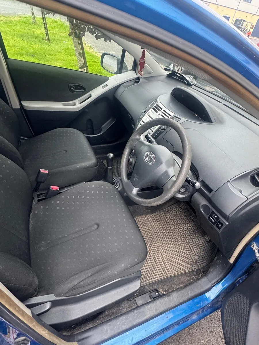 Toyota Yaris 2007 - Image 2