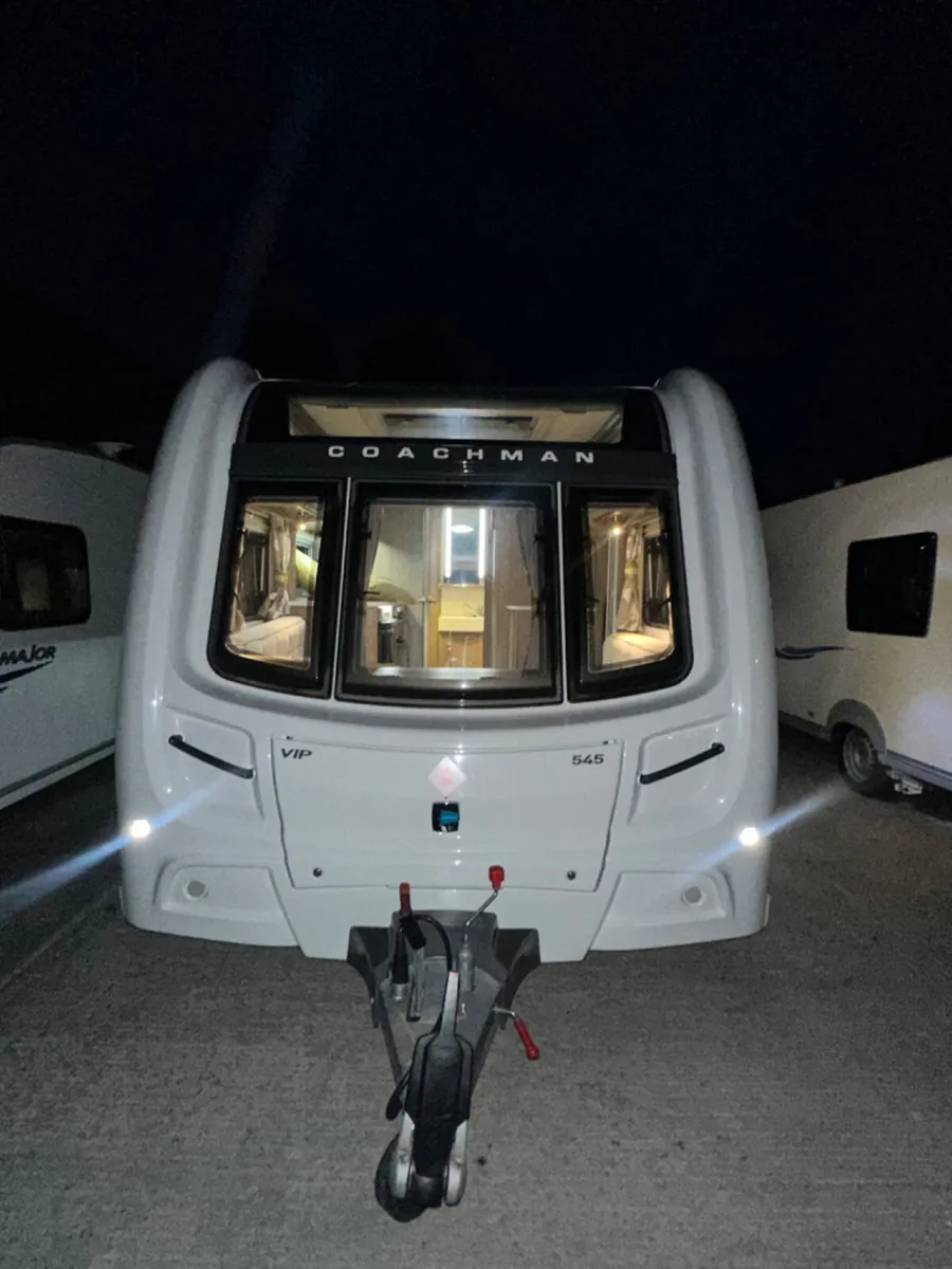 2016 ISLAND BED COACHMAN 595 VIP - Image 2