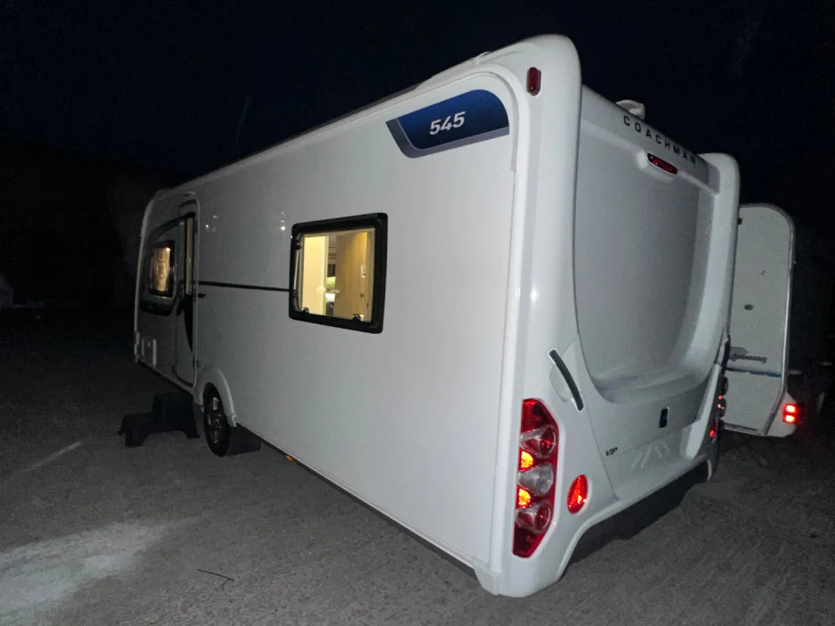 2016 ISLAND BED COACHMAN 595 VIP - Image 3