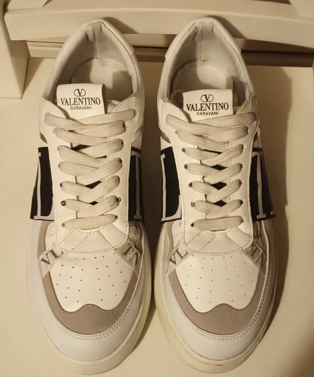 VALENTINO - Image 1