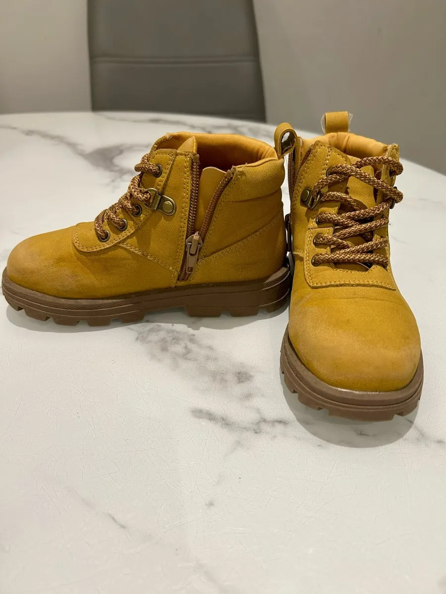 Boys boots - Image 3