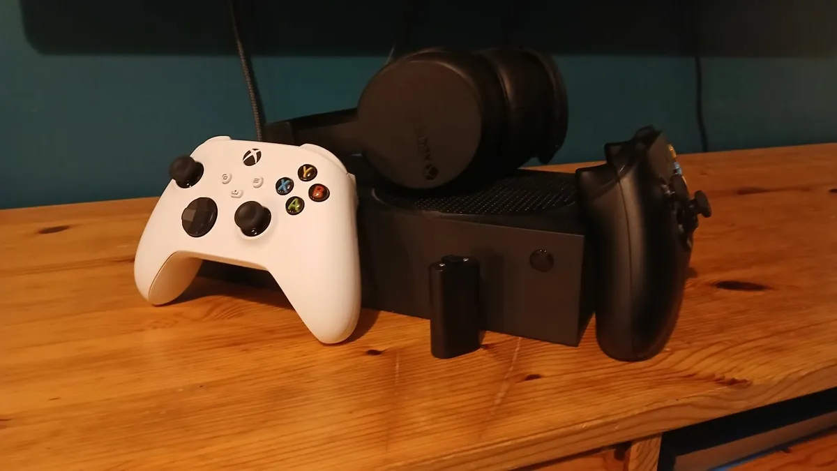 Xbox Series S - 1tb - Image 1