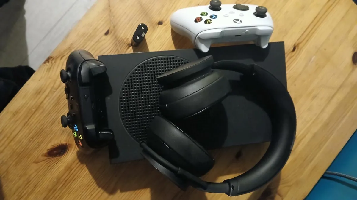 Xbox Series S - 1tb - Image 4