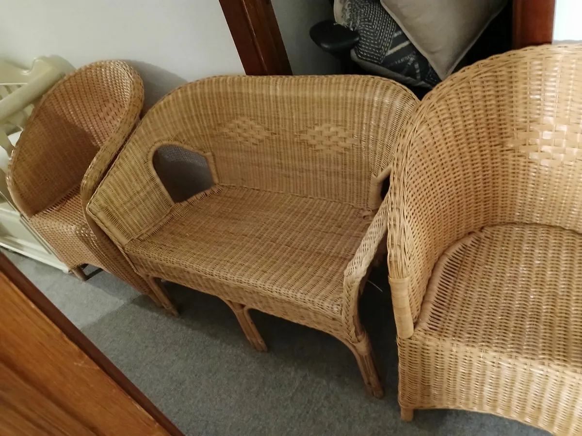 Cane patio louge  chairs set of (3) delivered - Image 3