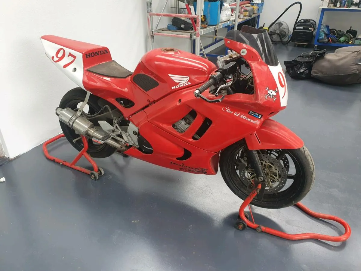 Cbr 600 f3 track bike - Image 2