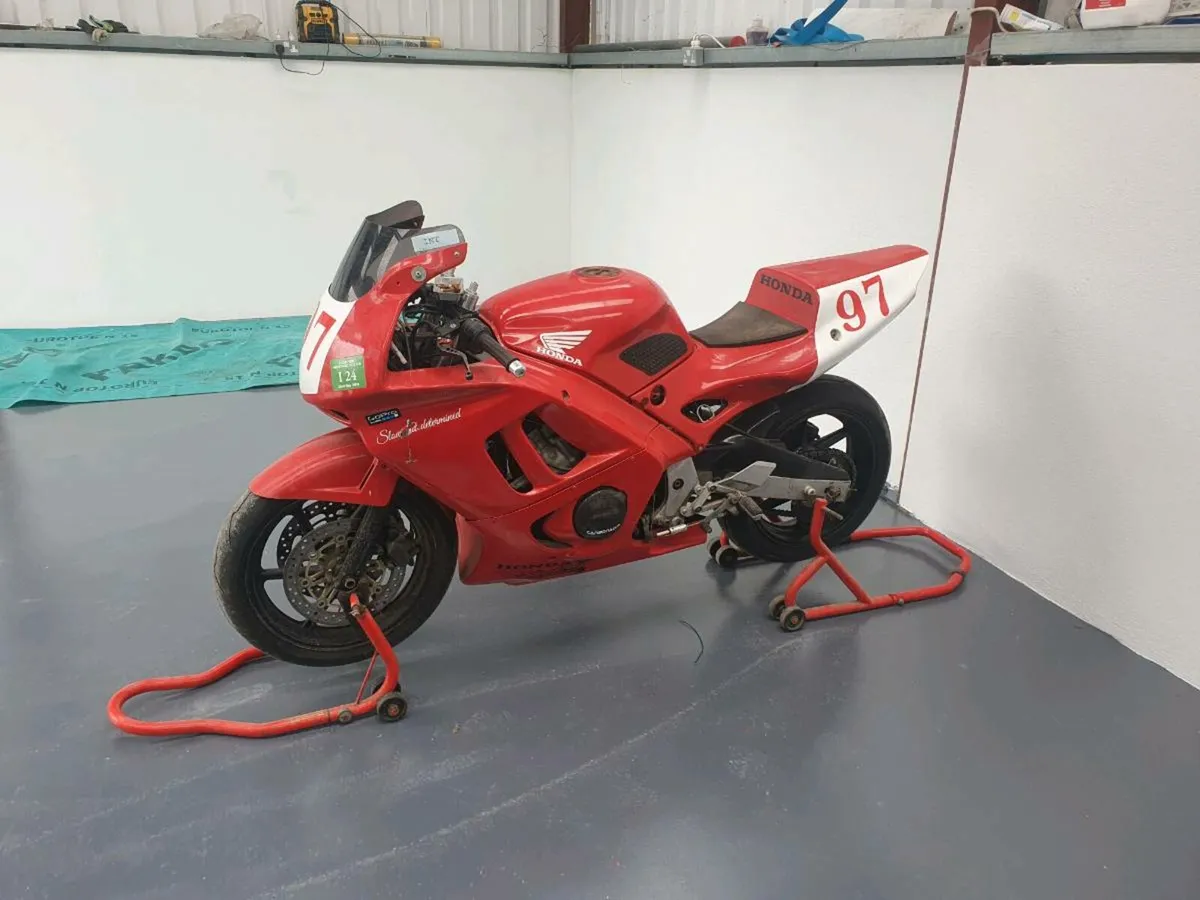Cbr 600 f3 track bike - Image 3