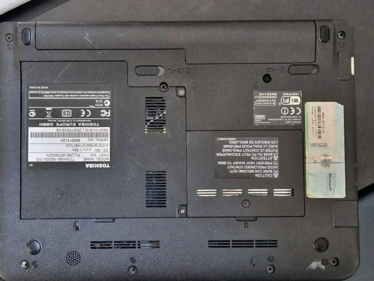 Toshiba NB200-10G 10" Laptop, 2GB Ram, 150GB HDD - Image 4