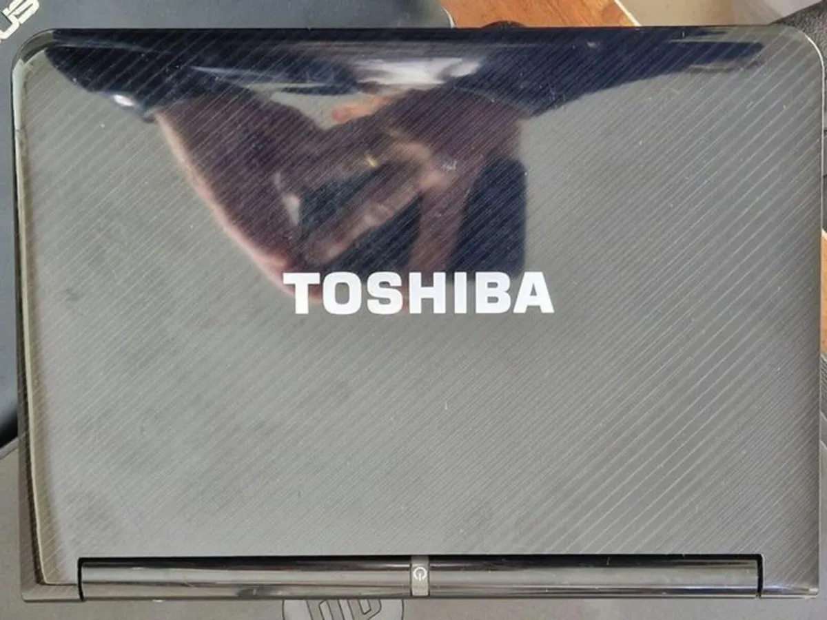 Toshiba NB200-10G 10" Laptop, 2GB Ram, 150GB HDD - Image 2