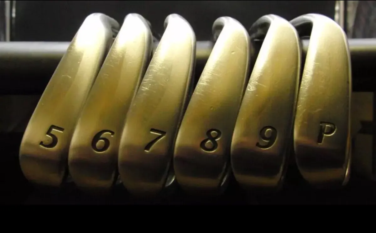 Set of 6 x Wilson Staff Irons Stiff Graphite Shaft - Image 2